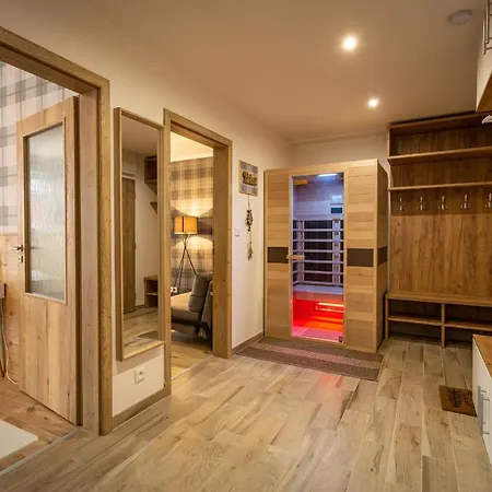 Aparthotel Klinovec Views 4*