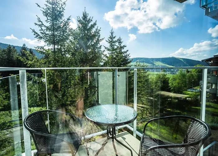 アパートホテル Klinovec Views 4*