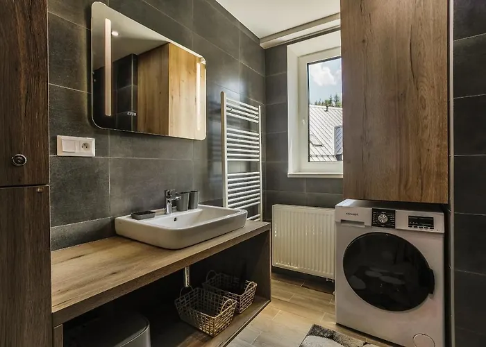 アパートホテル Klinovec Views 4*